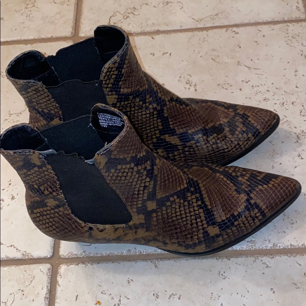 Steve Madden Brown Snake Skin Booties